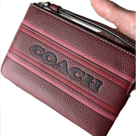 Coach Wine Burgundy Wristlet Wallet Card Holder Zipper Closure NWT - Picture 4 of 16